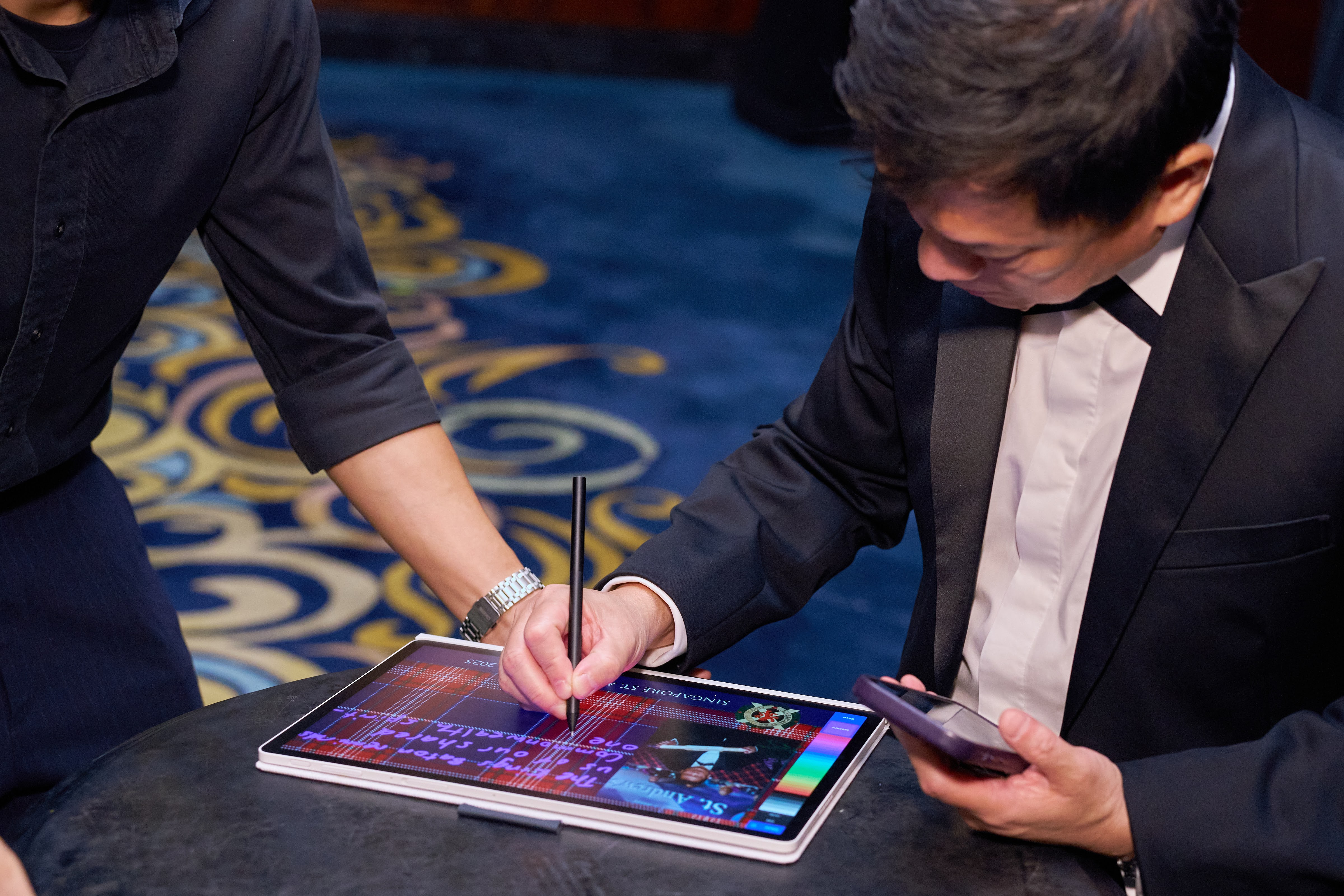 Digital Guestbook sample - guest's photo with handwritten message using Wacom pen tablet